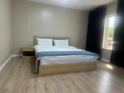 ZHONGHUALOU Hotel di 