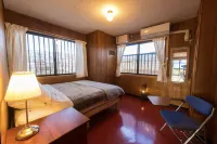 OFF THE WALL LODGE