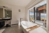 Cedar Sky - 3BR Near Lake Tekapo and Mt John Hotels in 