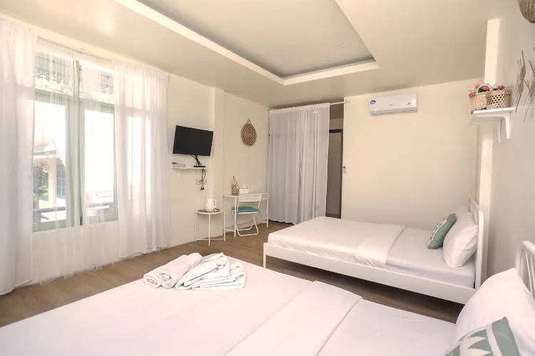 บ้านอิงน้ำ