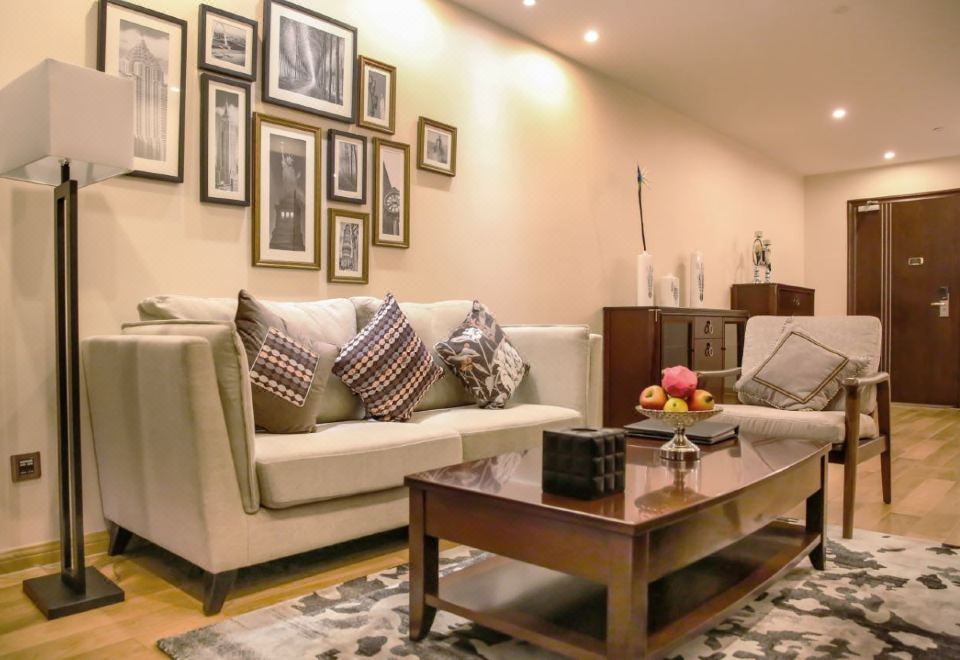 豪華一室套房（洗烘一體機+衞洗麗+浴缸）