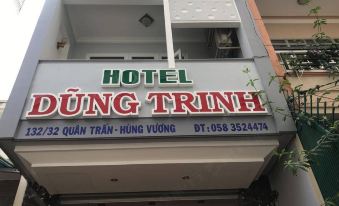 Dung Trinh Hotel (Trung Giang - the River Hotel)