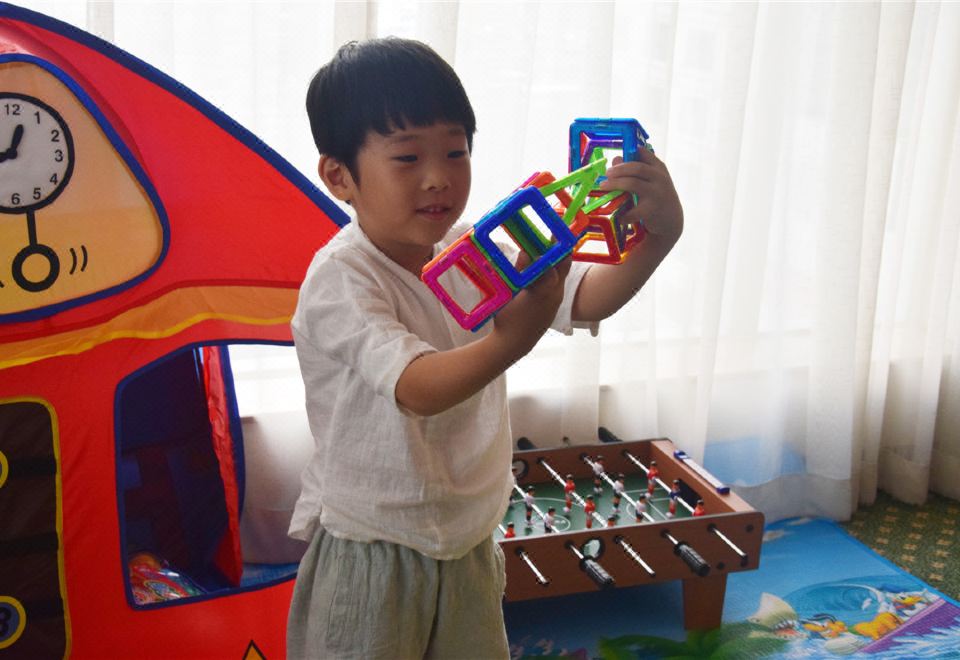 跑來跑去反斗城豪華親子房