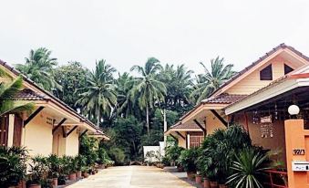 Baan Suan Sayan Resort