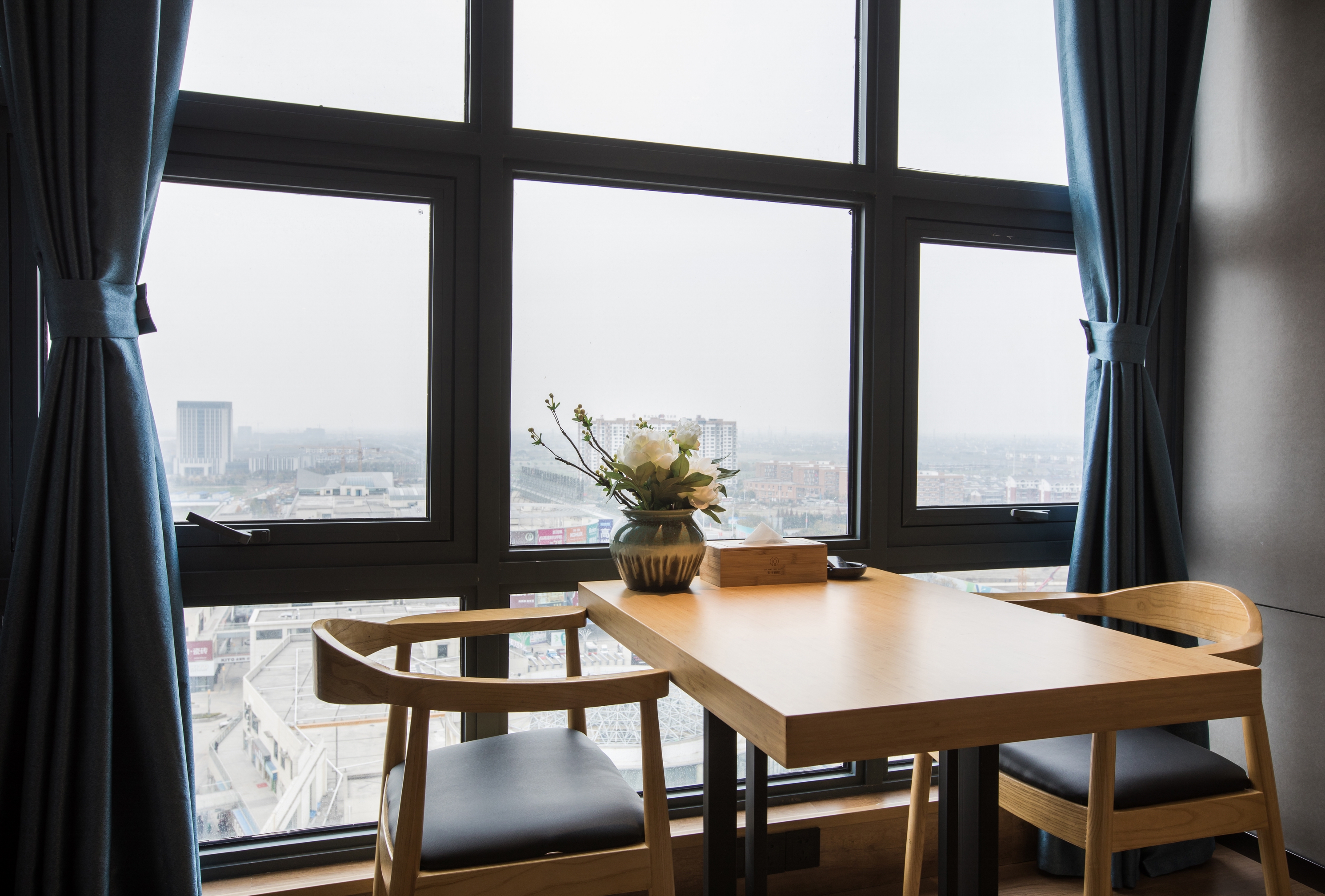 精典双床房（落地高空城景+静逸睡眠）