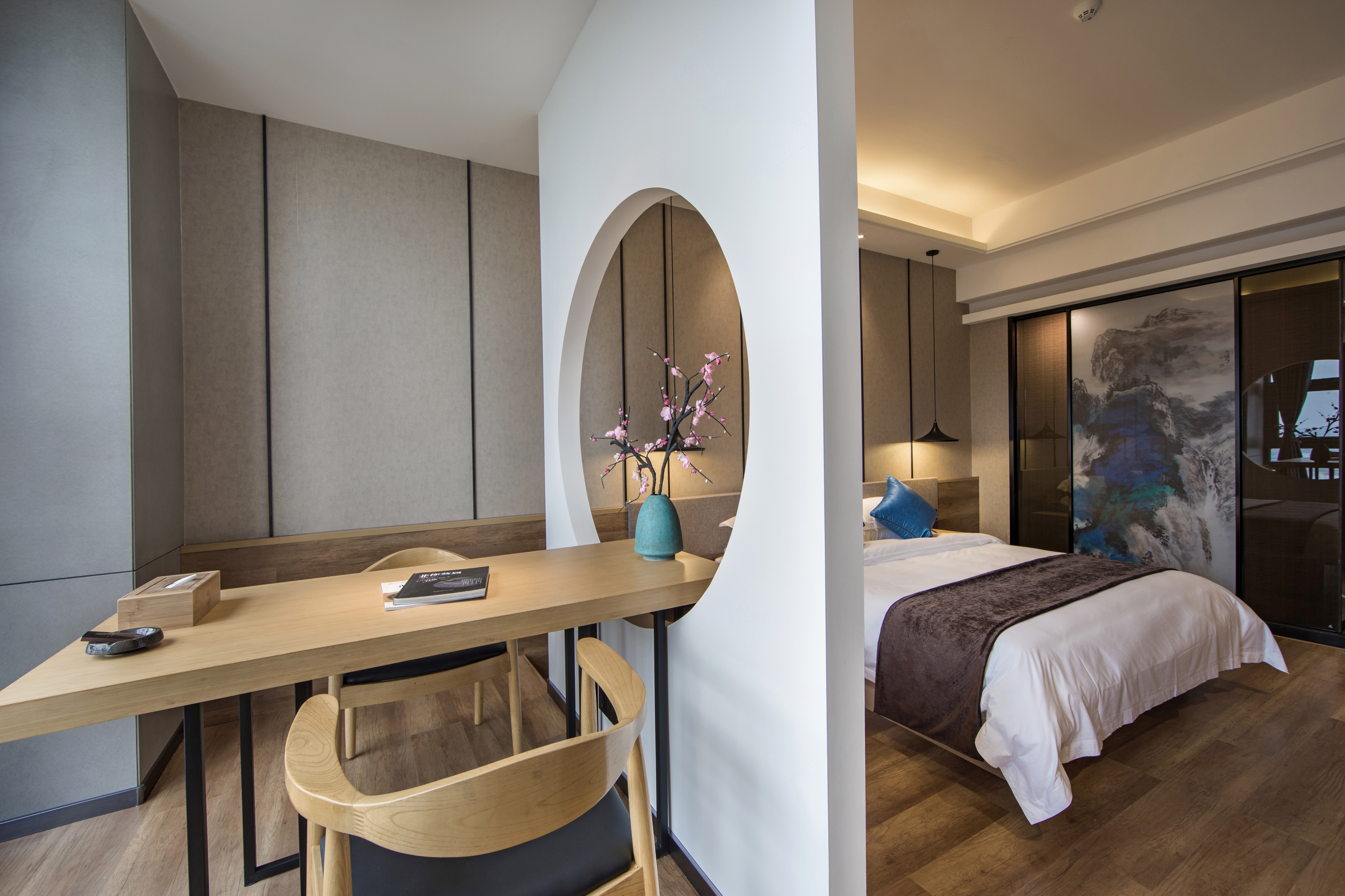 雅致大床房（高空落地城景+功夫泡茶）