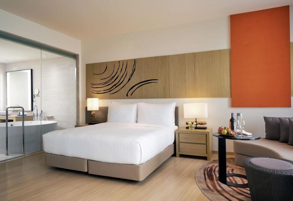 Mövenpick Siam Hotel Na Jomtien PattayaJunior Suite