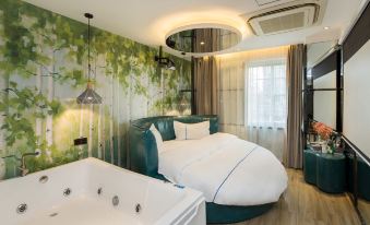 Happy month luxury luxury Inn Changsha BYD store