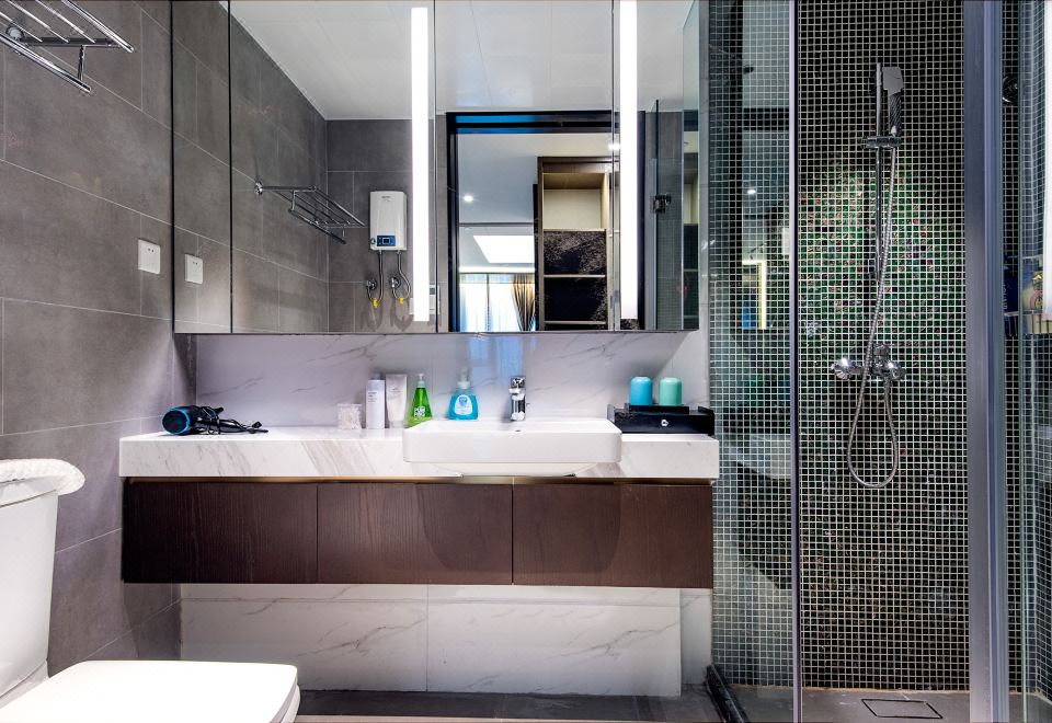 尊享雙臥套房（洗衣機+熨衣設備+咖 啡機）