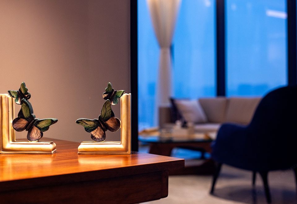 尊享雙臥套房（洗衣機+熨衣設備+咖 啡機）