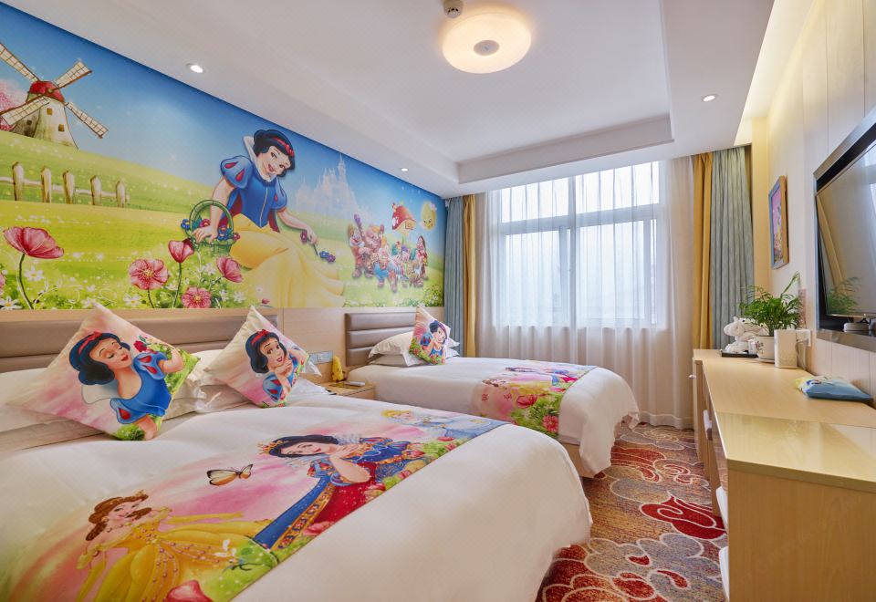 Huangshan BaiYun HotelCartoon Superior Family Friendly Room (2 beds) (Area b)