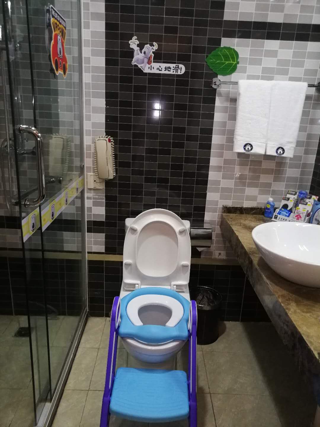 2号楼贝肯熊亲子主题套房