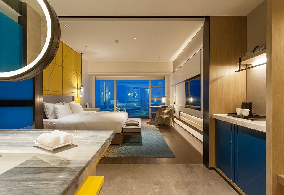 Tianyuan Hotel XiamenDeluxe Sea-View Double Bed Room (180-degree Floor-to-ceiling Window With Sea-view Sunrise)