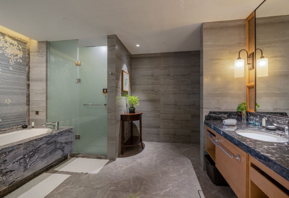 馨悦楼大王峯山景套房（新楼）