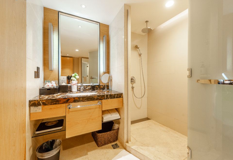 行政大床房（深睡安眠+静音玻璃+隔音门+高楼层）