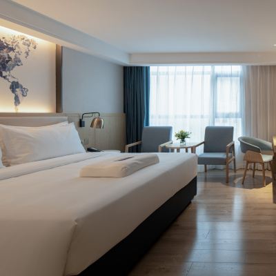 尊享套房【一房一廳&烹茶四寶—獨立雙衛間】 凱里亞德飯店（深圳龍華大浪商業中心店）優惠