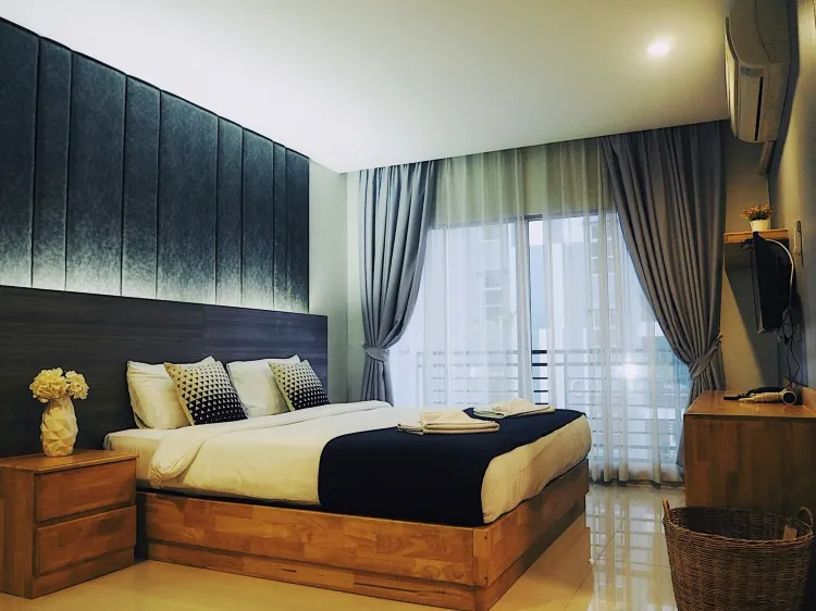 Superior King Room with Bathtub Smoking