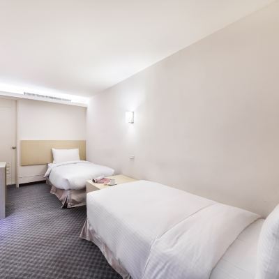 標準雙床房(無窗) 台北洛碁大飯店-林森館優惠