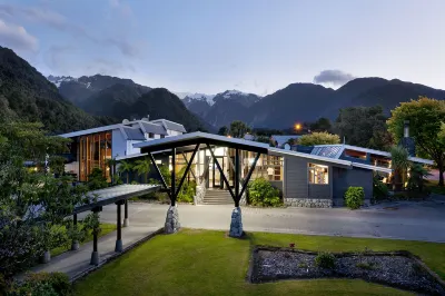 Scenic Hotel Franz Josef Glacier Hotel di 