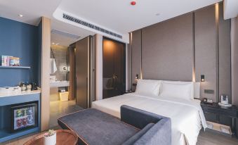 Atour Hotel (Ningbo Jishigang Aolai)