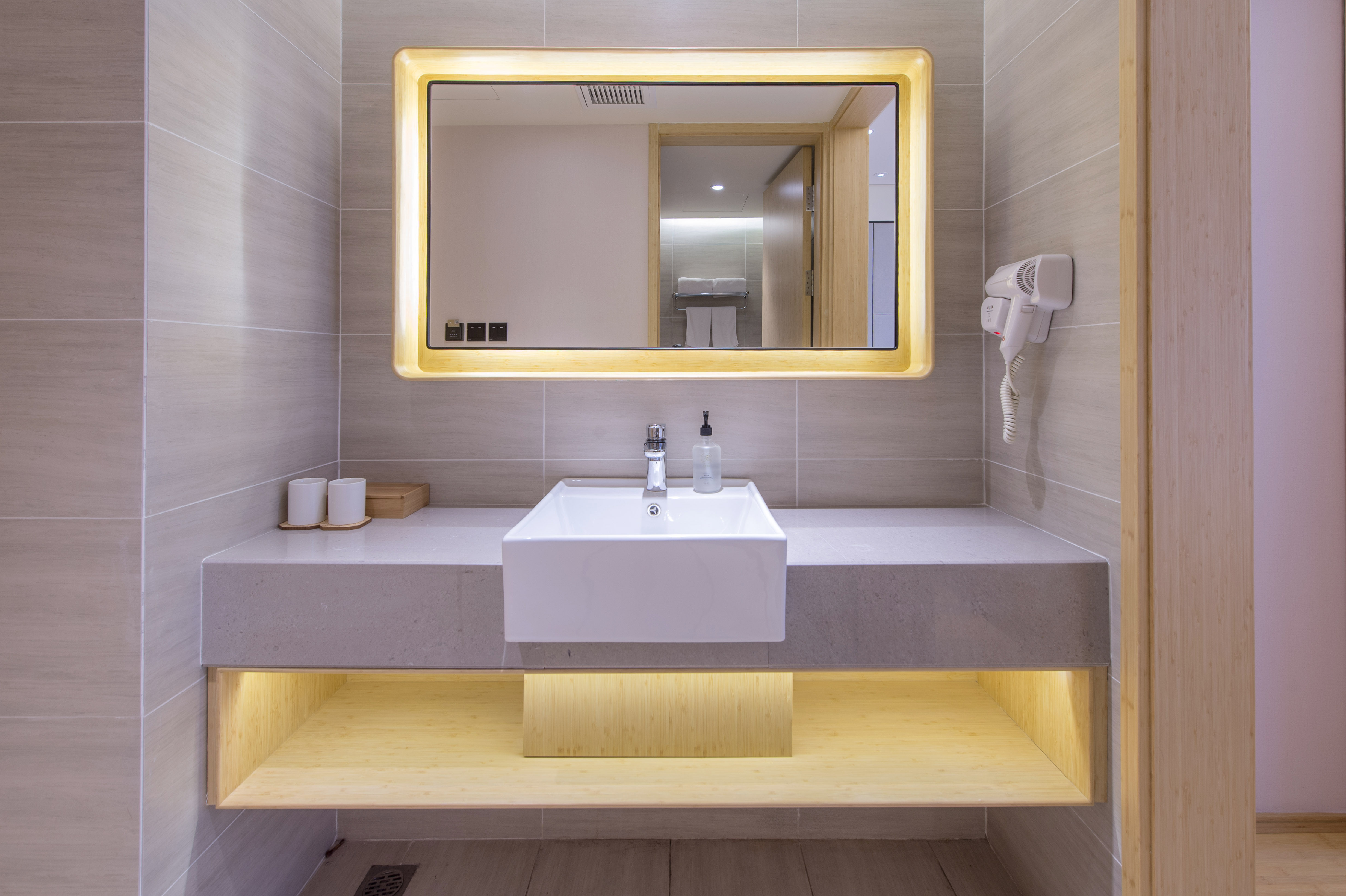 商务双床房（金可儿床垫+记忆枕+电视投屏）