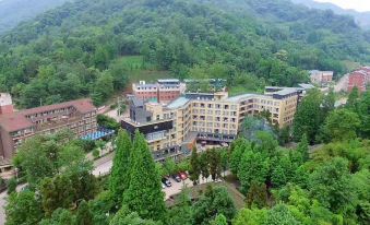 Lafei Xilong Hot Spring Hotel