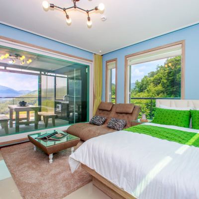 Michael Couple Standard Double Room 레브펜션 가평 쿠폰