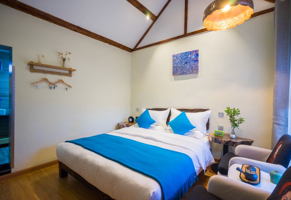 Cozy Room - Courtyard-View (Double bed)