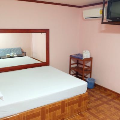 ห้องสแตนดาร์ด เตียงใหญ่ 1 เตียง รหัสโปรโมชั่น โรงแรมสุขเจริญรีสอร์ท 2