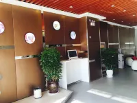 Danfeng Junlin World Theme Hotel Hotels in Danfeng