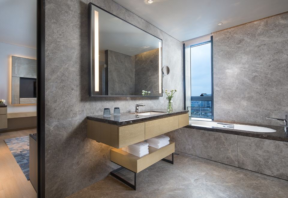 Courtyard by Marriott Shanghai HongqiaoStudio