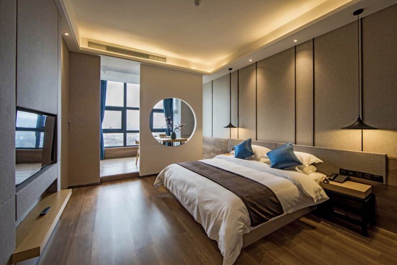 雅致大床房（高空落地城景+功夫泡茶）