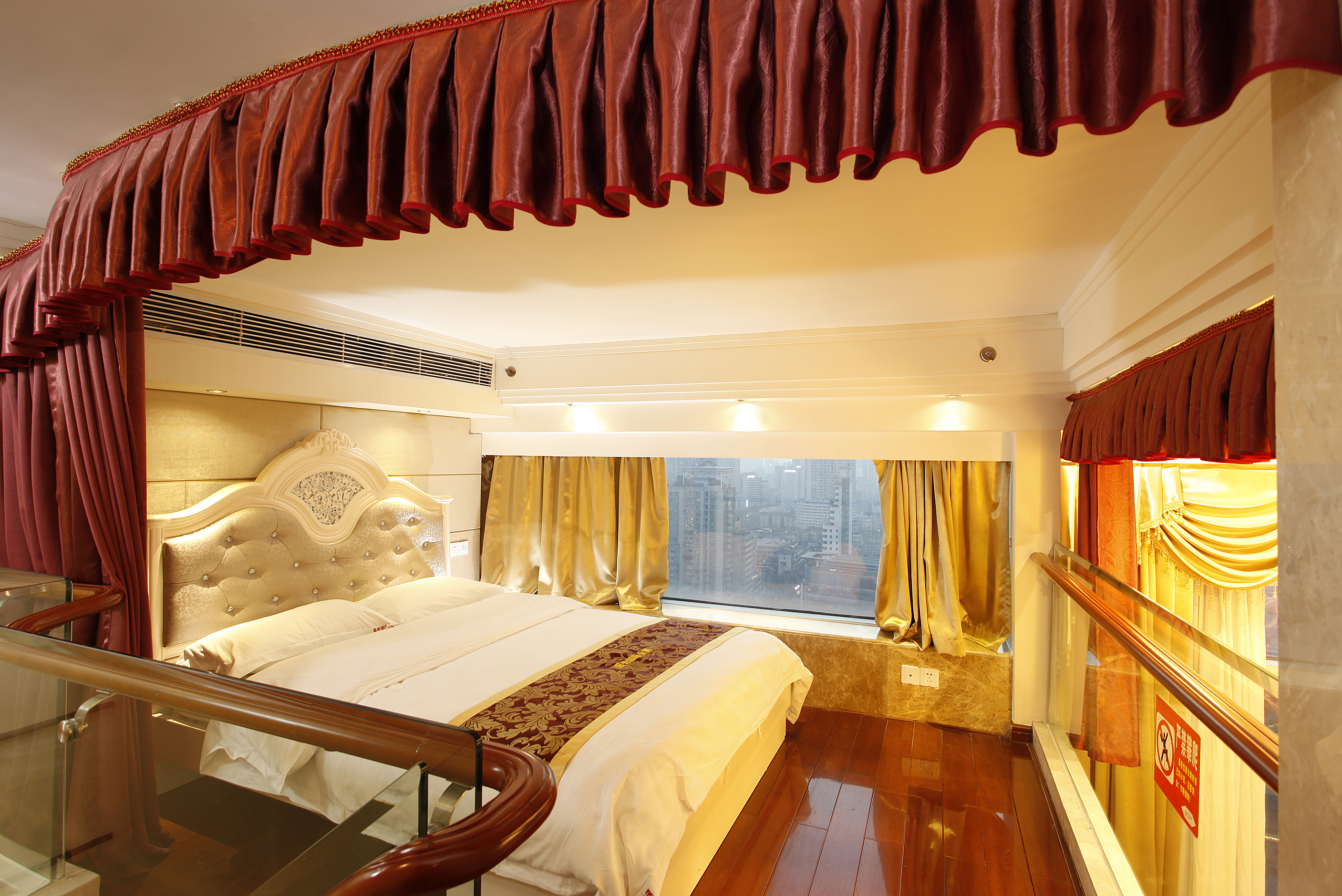 複式豪華2房1廳套房