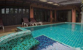 Thalang Pool Villa