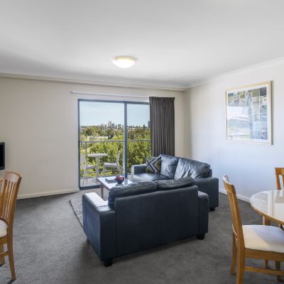 Three Bedroom Apartment With Two Bathroom nesuto Mounts Bay Promo Code