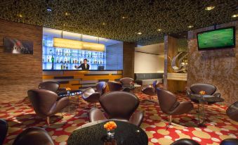The lounge or bar area at Hotel Indigo, a member from France and New at Park Hotel Hong Kong