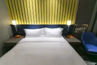 Modern Crystal Hotel (Baoding Railway Station)