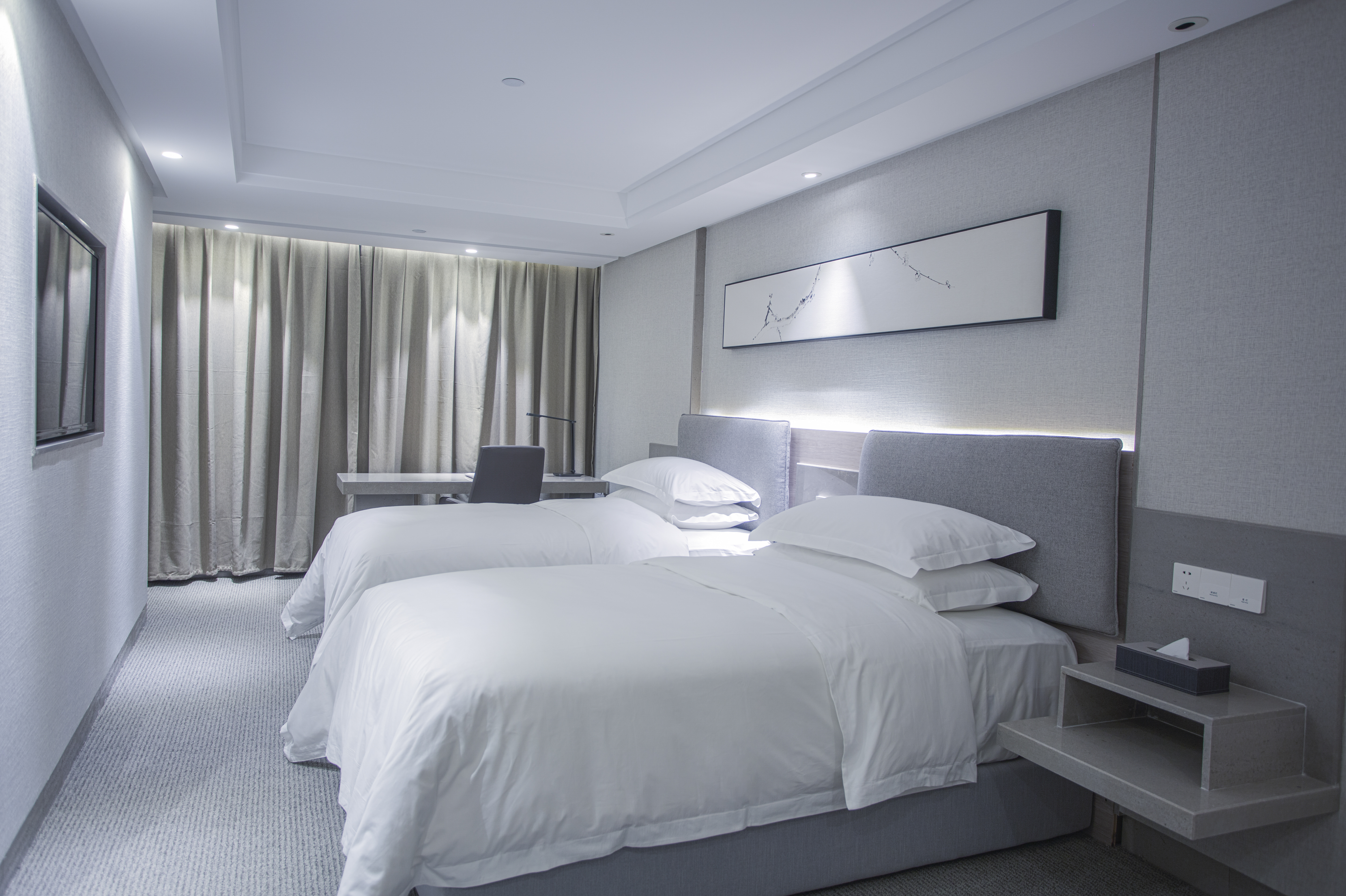 Sylvia Hotel行政城景双床房（地暖）