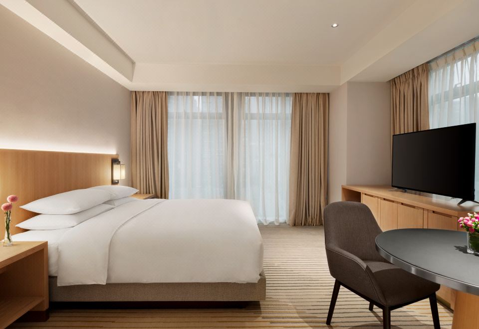 Hyatt Place Chengdu Pebble WalkSuite King Bed With Sofa Bed