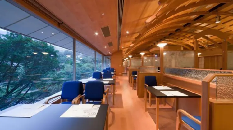 日勝生加賀屋 食事・レストラン