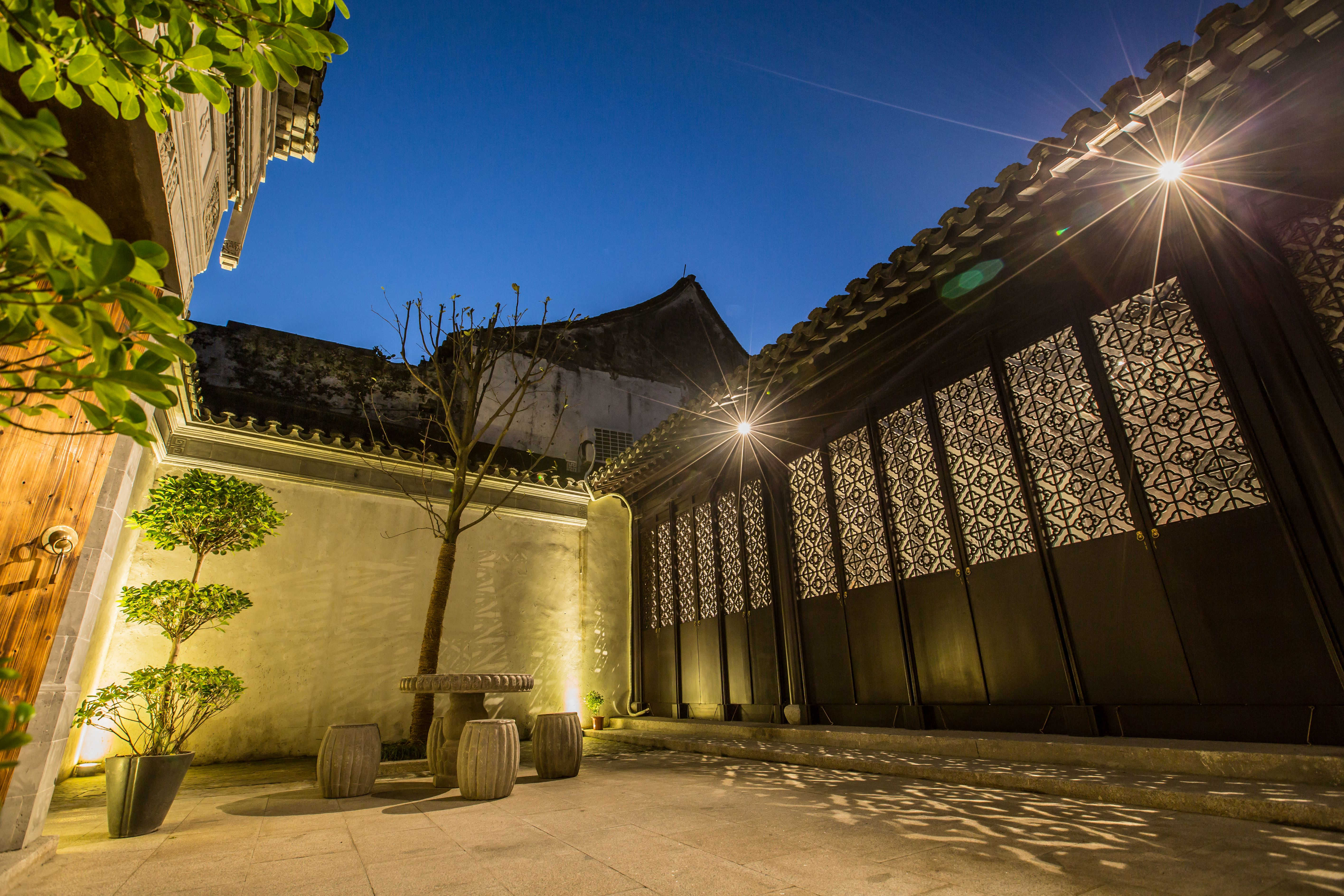 独栋·两卧一厅江南庭院-3（绝美雕花床+园林小院+民国会客厅）