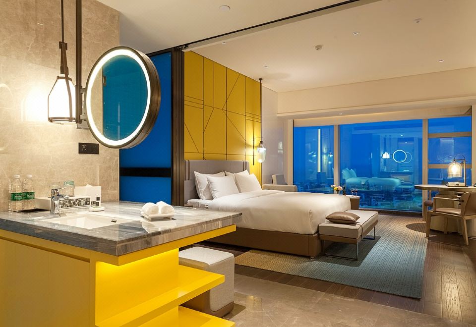 Tianyuan Hotel XiamenDeluxe Sea-View Double Bed Room (180-degree Floor-to-ceiling Window With Sea-view Sunrise)