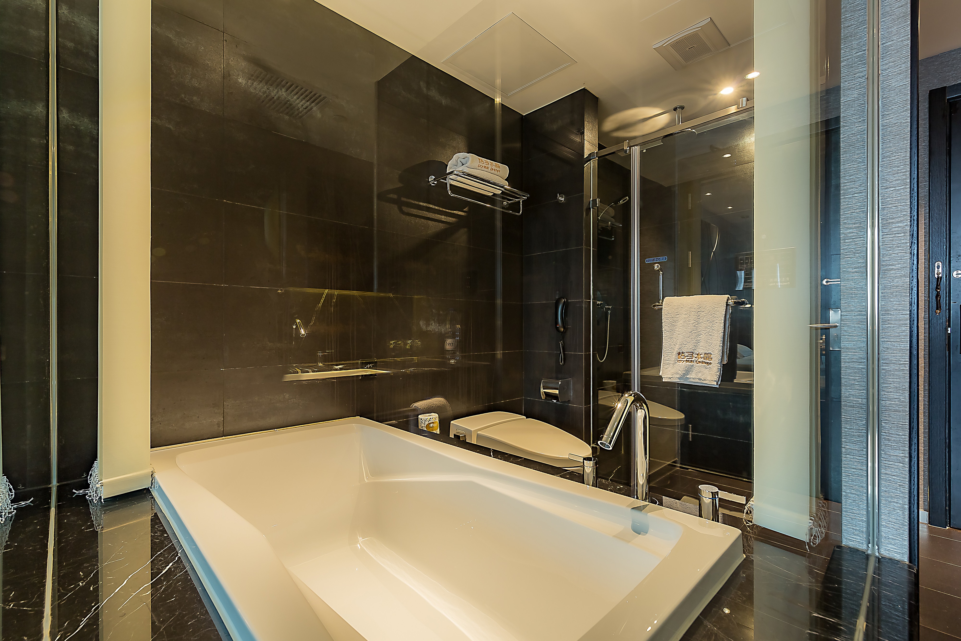 金色庄园（电视投屏+小冰箱）