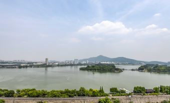 Shicheng Xiaozhu Xuanwu Lakeview Serviced Apartment