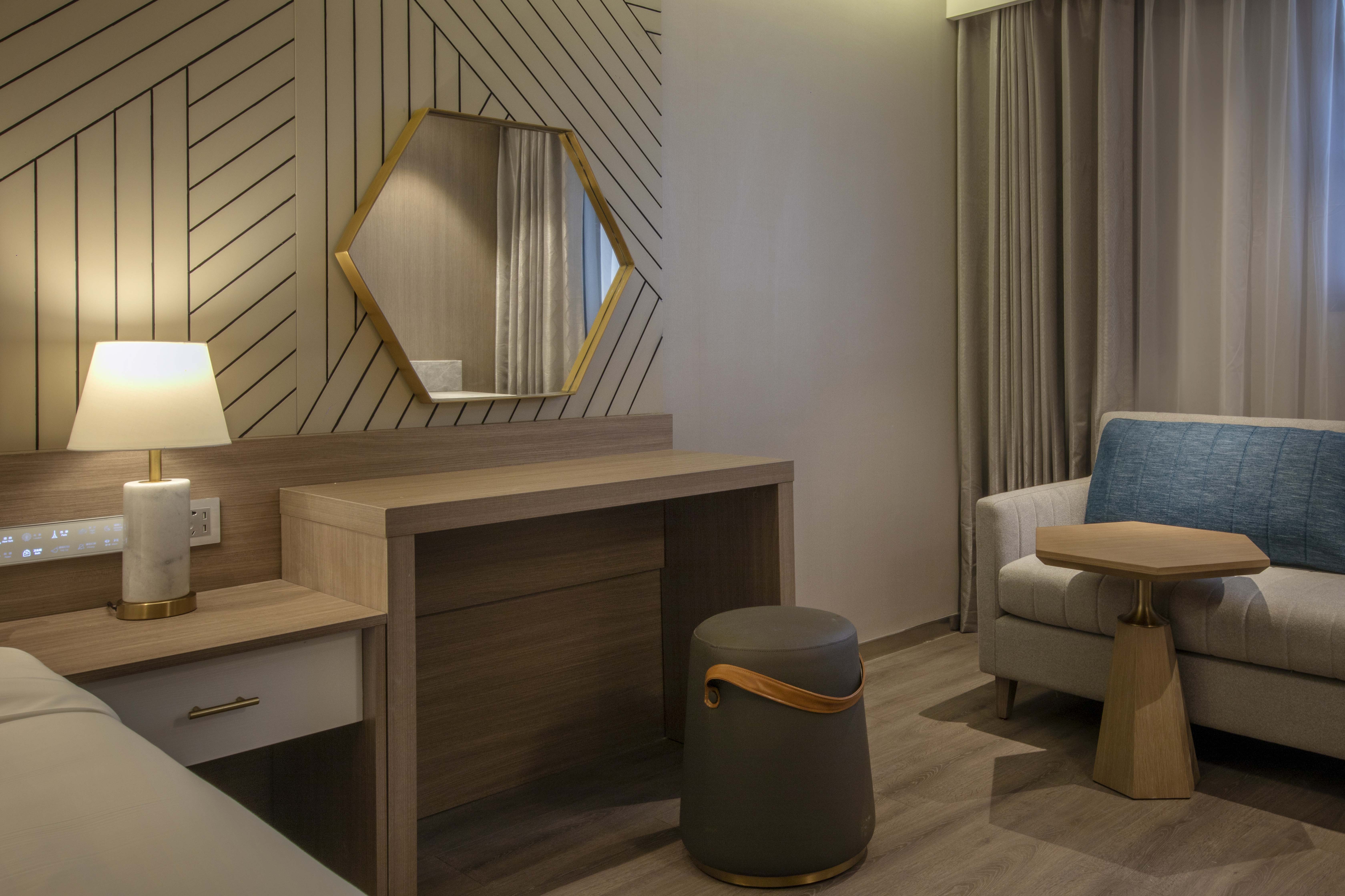 精选大床房（小冰箱）