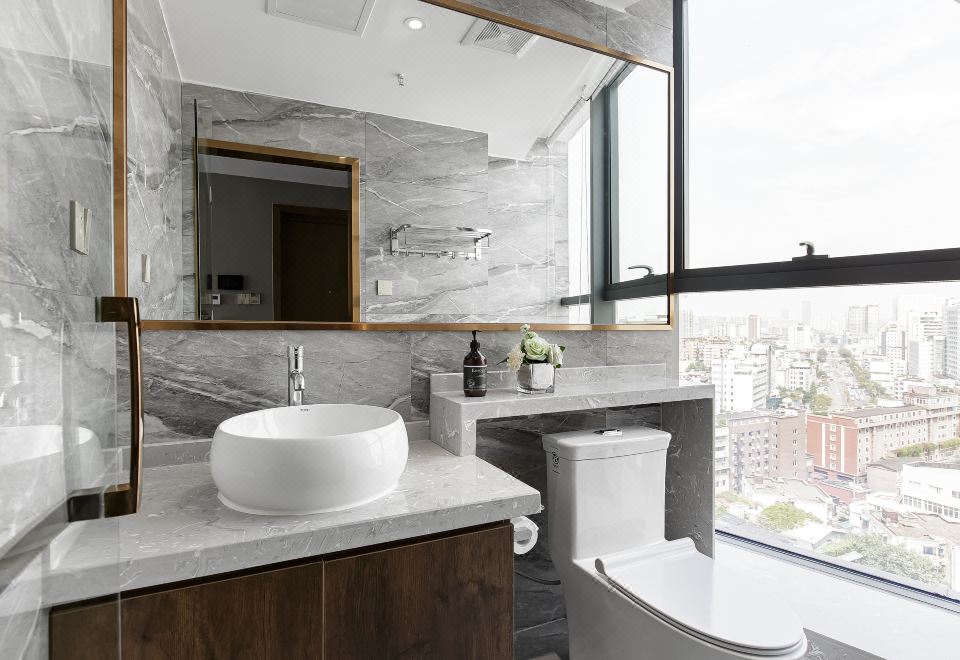 270度奢景榻榻米套房（高空浴缸+全景落地窗）