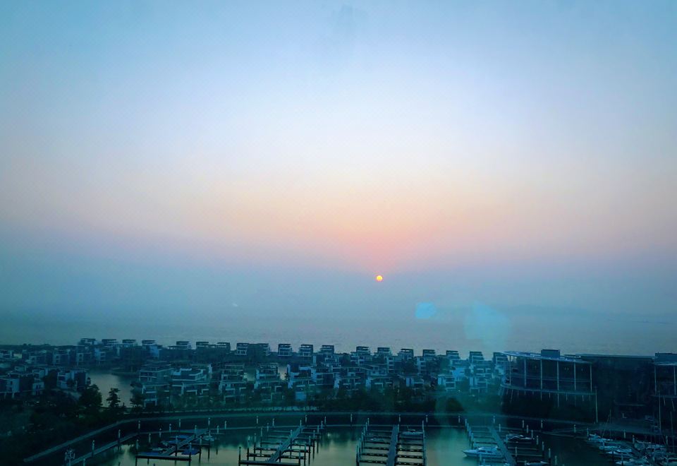 商务海景大床房（180度全落地窗看海景日出）