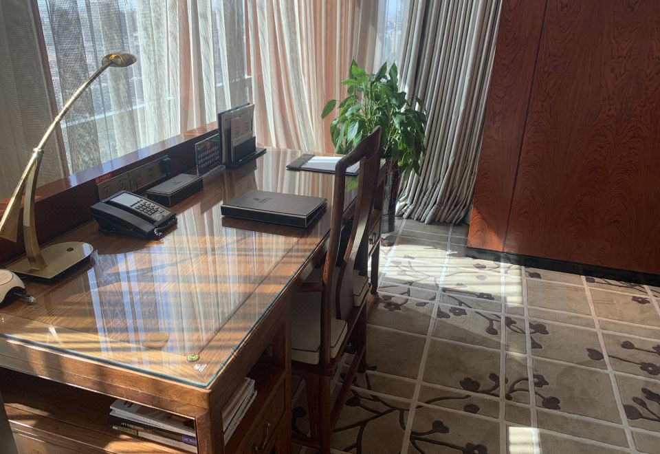 高空公園景觀房（斯林百蘭床墊+德國高儀恆温沐浴）