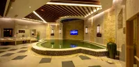 Caohai Spring Hot Spring Holiday Hotel