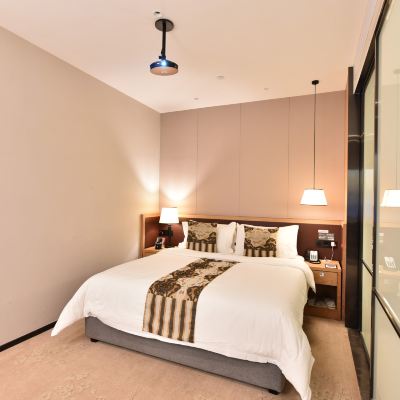 夢幻情侶影院房（無窗） 皇朝商務飯店（深圳福田口岸店）優惠